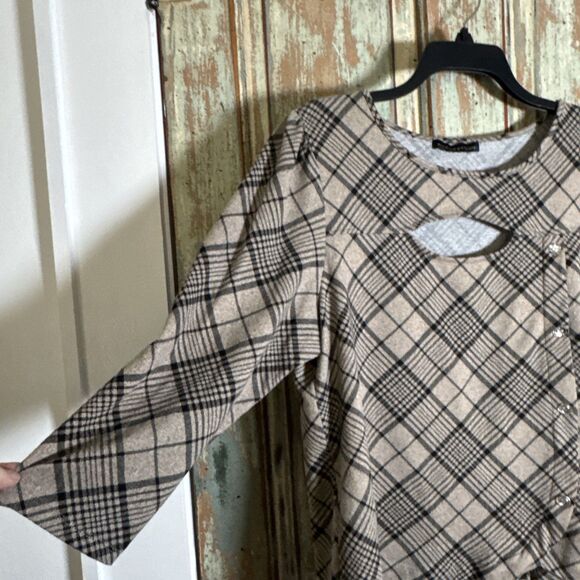 Adrienne Vittadini Tan Black Plaid Keyhole Buttons Blouse Top Size XL - Picture 8 of 8